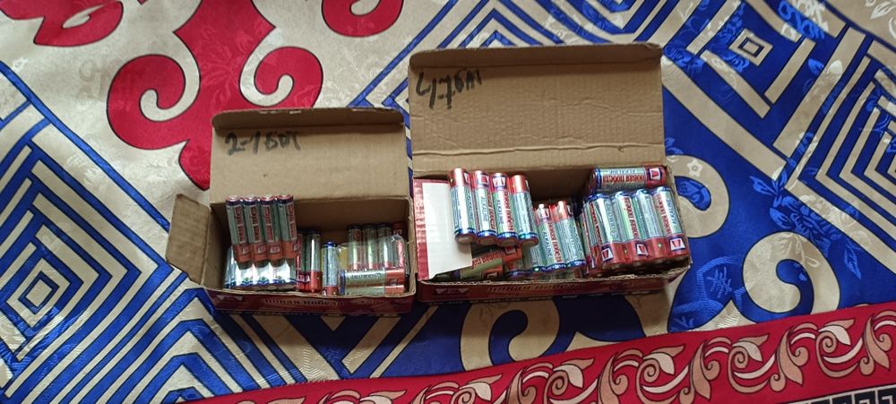 Аксессуары на телефоны, на смартфоны.