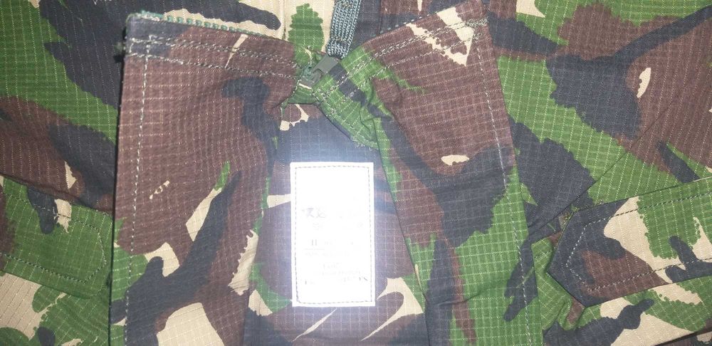 Haine militare tinuta veche si combat.