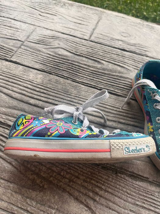 tenesi Skechers cu lumini, superbi, marimea 32