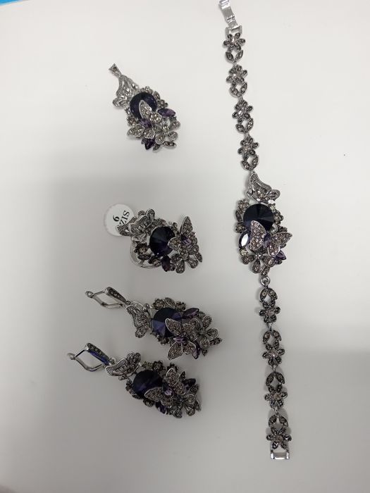 Продам украшения женские