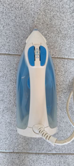 Philips EasySpeed парна ютия (2000W)