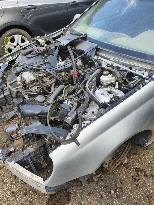 Fata completa / Piese dezmembrari Mercedes ClK 209