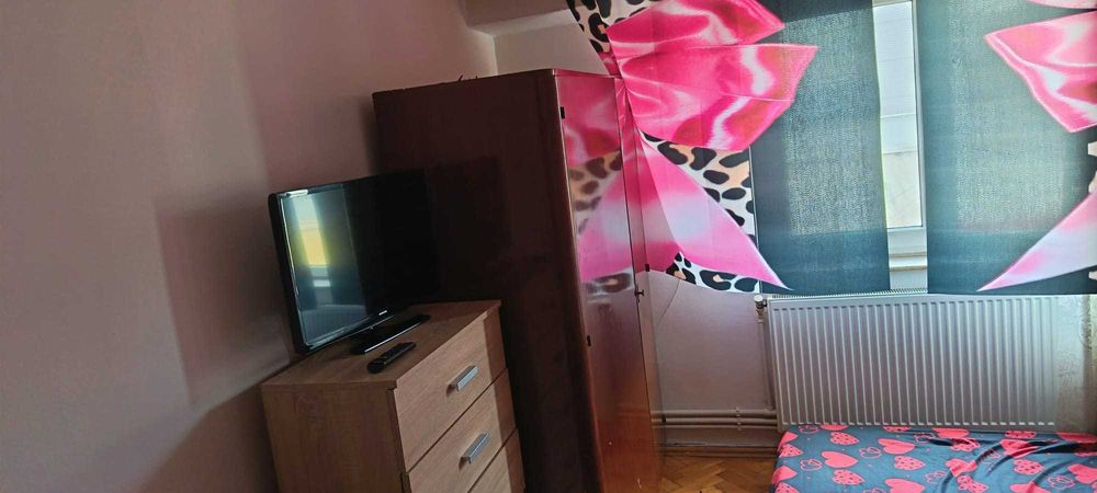 Decomandat 2 camere la Piata Deva