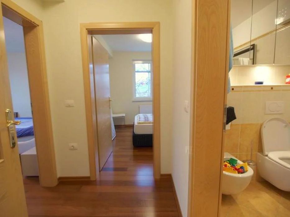 Тристаен апартамент в Люлин 10