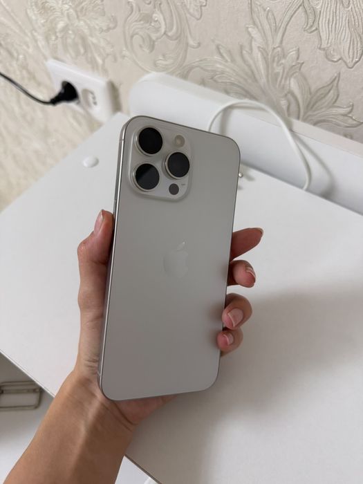 Продам Iphone 15 pro max 256