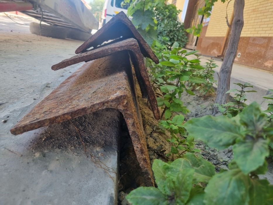 Угольник 16×16см