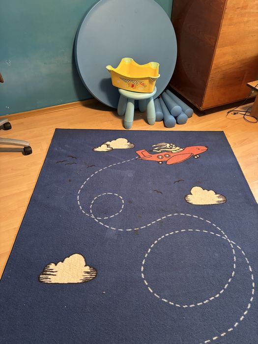 Covor, masa si scaun baiat Ikea