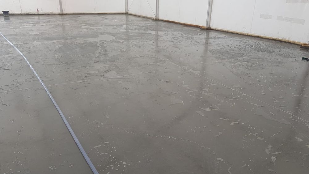 Finisare beton cu Elicopter și Cuart, turnare beton industrial, Periat