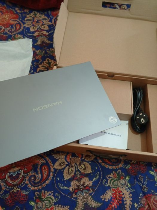 nodbuk 
Hanson 15,6gtwuhsfahhwgw TRX HS 512 Gb