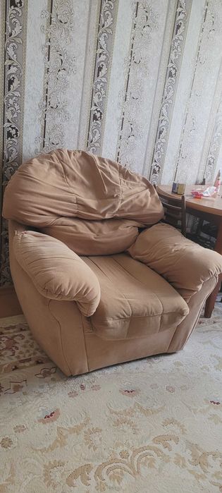 Продам диван и 2 кресла