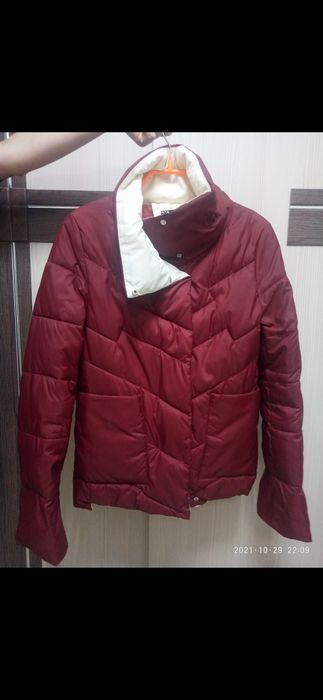 Продам куртку на весну.