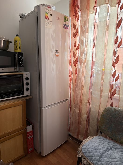 Продам холодильник на запчасти