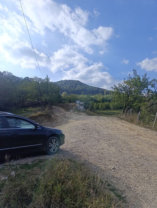 Vând teren intravilan/extravilan