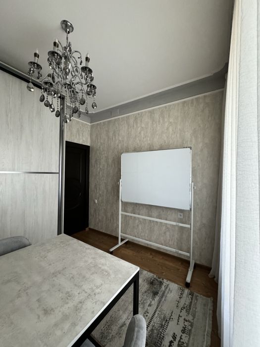 Репетитор английского, русского языка и литературы.