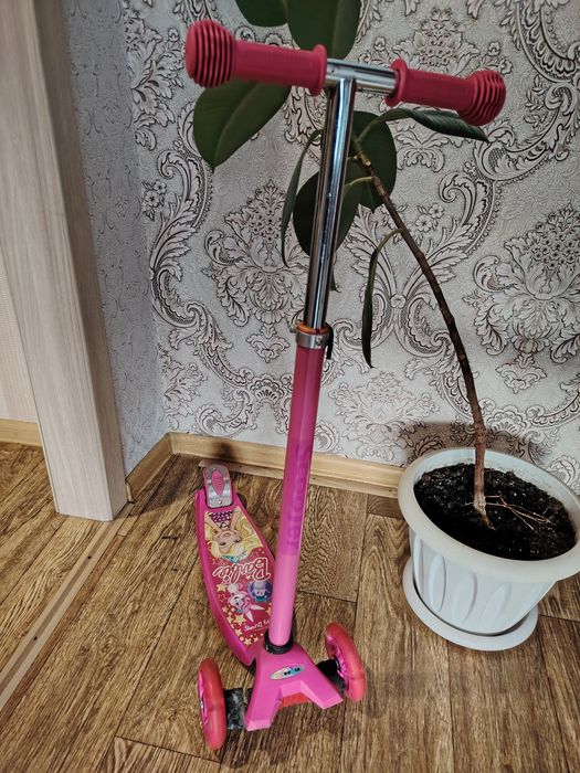Самокат детский для девочки