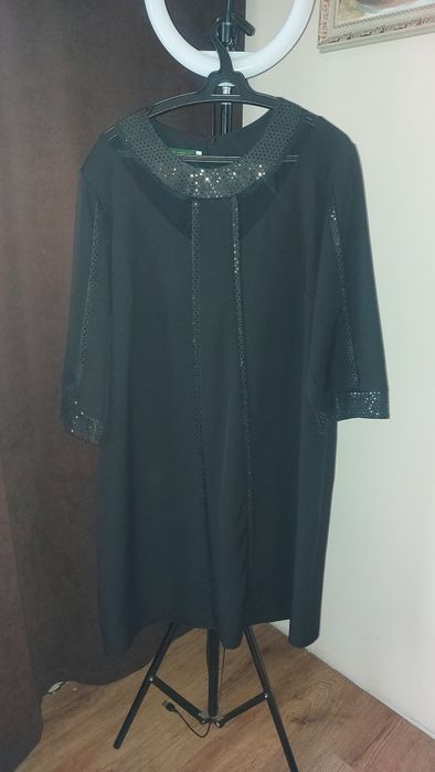 Продам чёрное платье