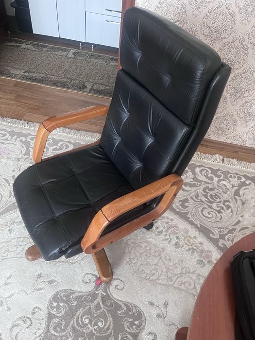 Продается офисное кресло