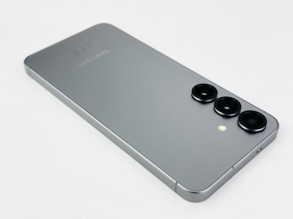 НОВ! Samsung Galaxy S25 5G 128GB 12RAM Silver 2г. Гаранция!