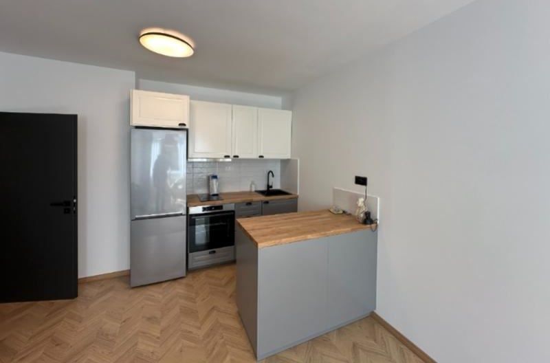 Продава се Тристаен апартамент в София, Изток - 105 кв.м за 7 €/кв.м - Снимка #4