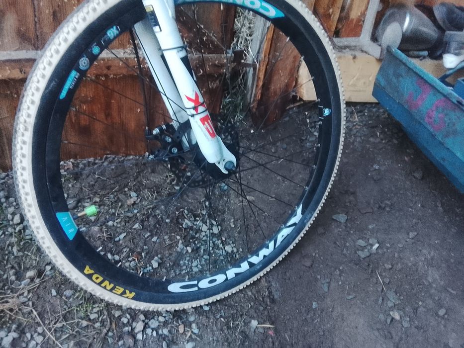 Vând bicicletă Bergstiger X6