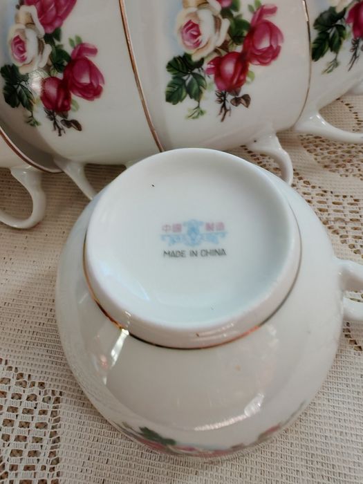 К-т чашки за кафе с позлатен кант