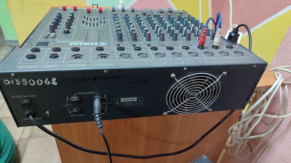 Продам усилитель и 2 пассивные колонки!!