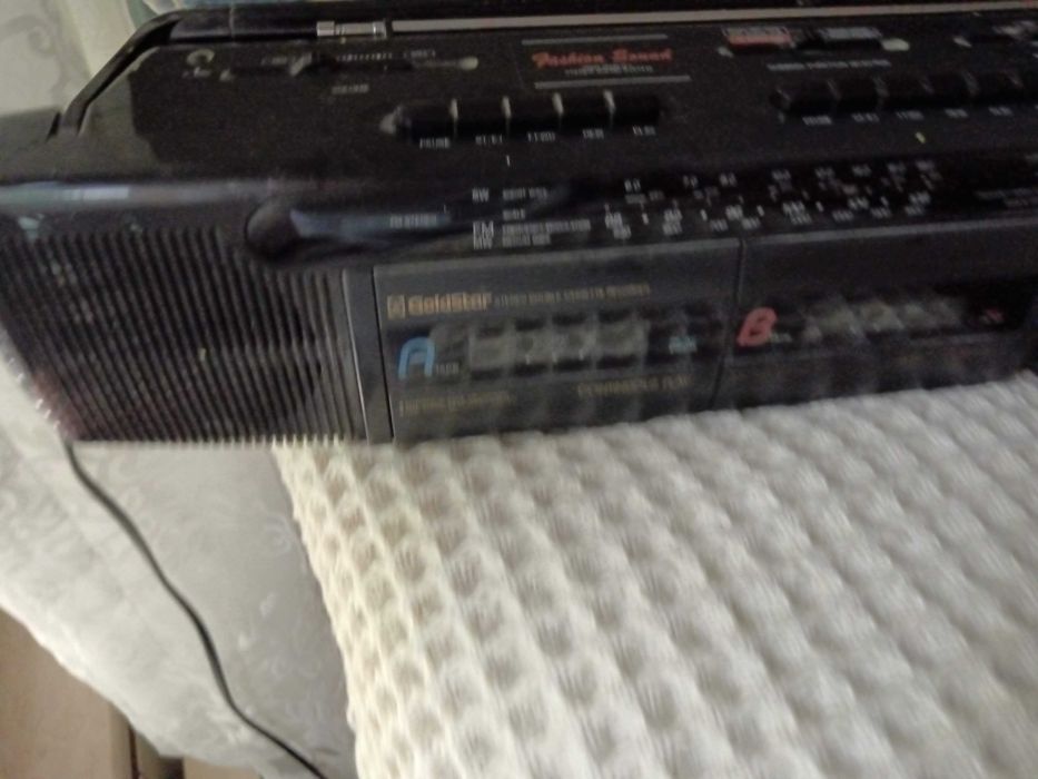 Продавам изгодно напълно запазен радио-касетофон Gold star stereo double cassette recorder 45 euro
