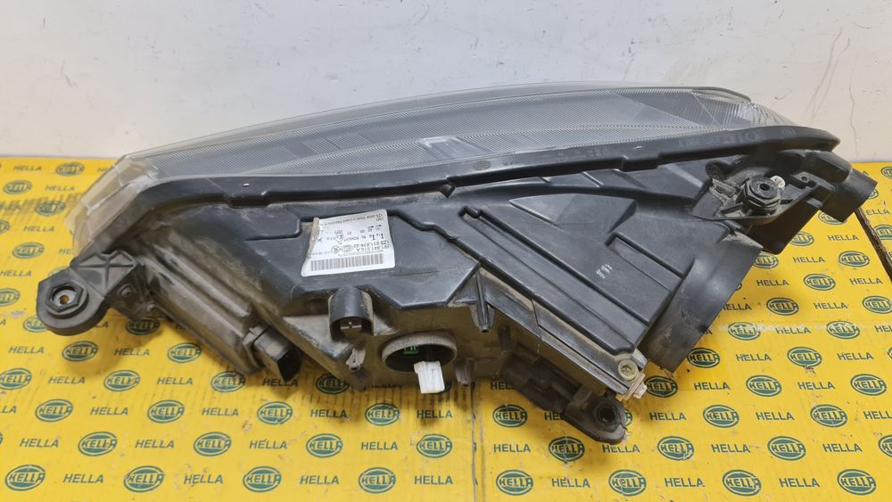 Far xenon led Skoda Superb 3 3v b8 3V1941016A dreapta avariat