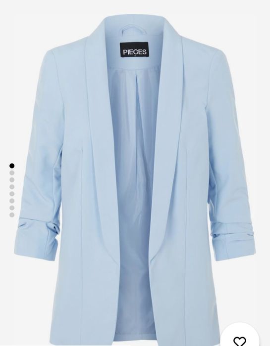 Светло синьо сако