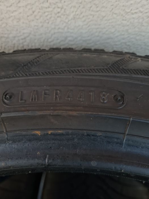 Зимни гуми 4 броя FALKEN EuroWinter HS01 255 40 R18