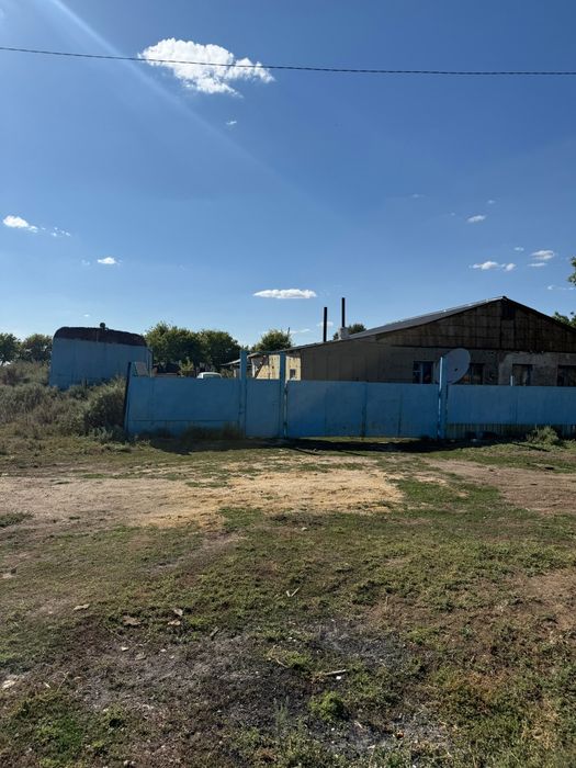 Продается дом в пригороде