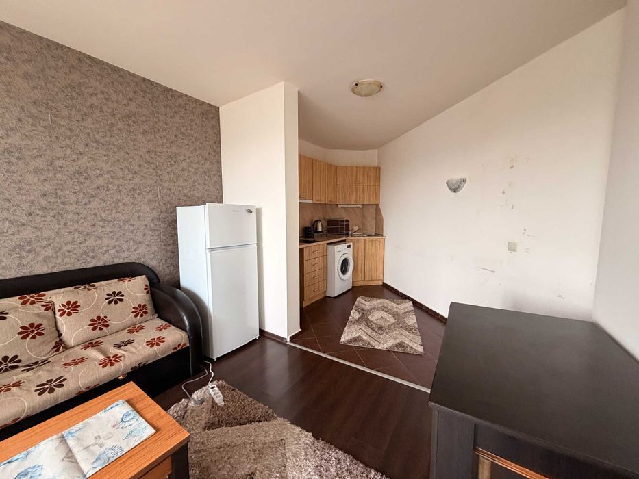 69990 EUR  2-стаен апартамент 72 кв.м.  Империал Хайтс, 1,5 км до плажа