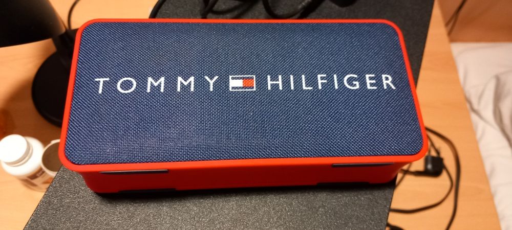 Блутут колонка Tommy Hilfiger
