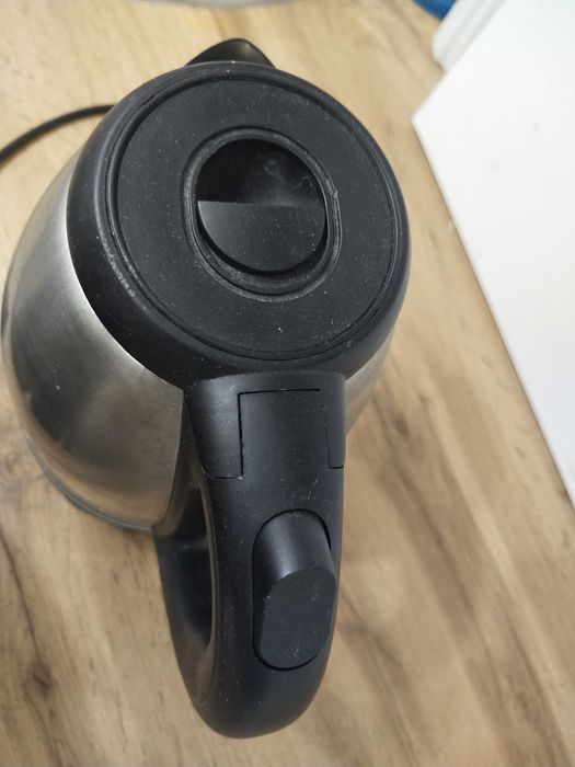 Electric kettle working