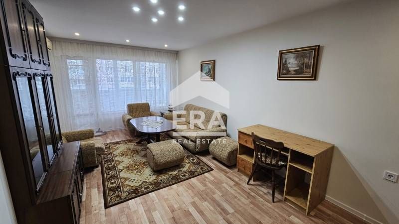 Двустаен апартамент в ж.к. Славейков с отлична локация!