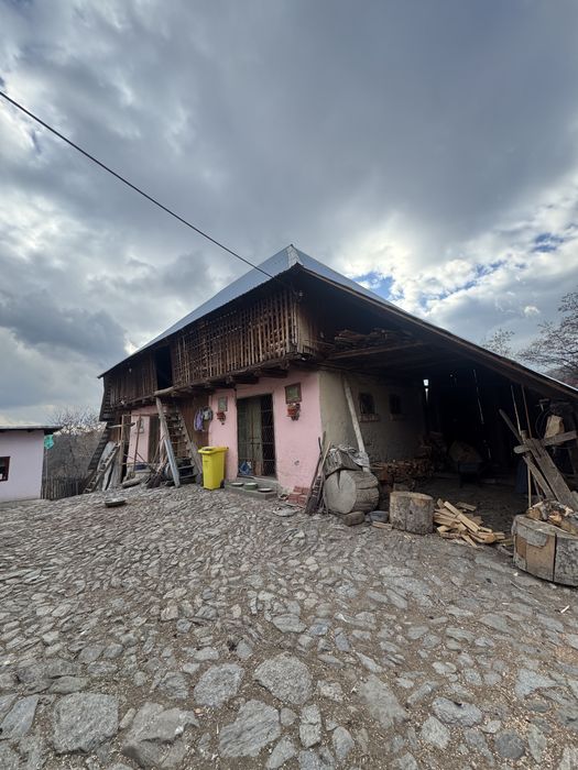 Vănd case și teren Comuna Nucșoara Județul Argeș