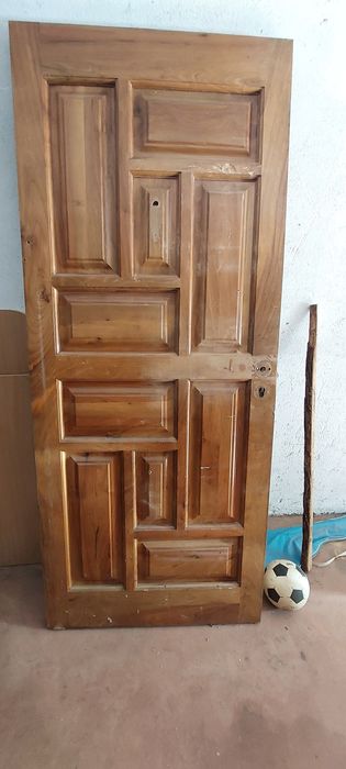 Входна врата от орех