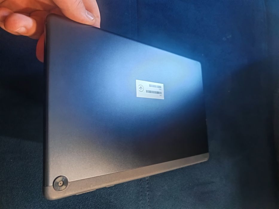 Amanet ozana vinde Lenovo Tab T10