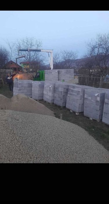 Vând bolțari de fundație și zidărie