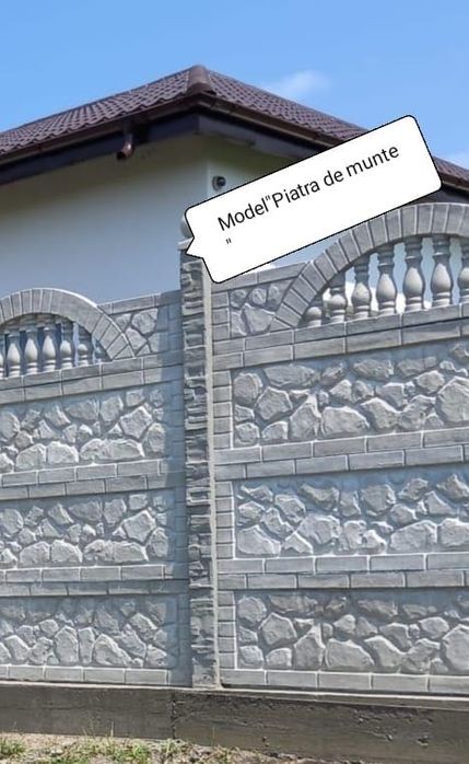 Garduri durabile din stalpi și placi prefabricate din beton armat.
