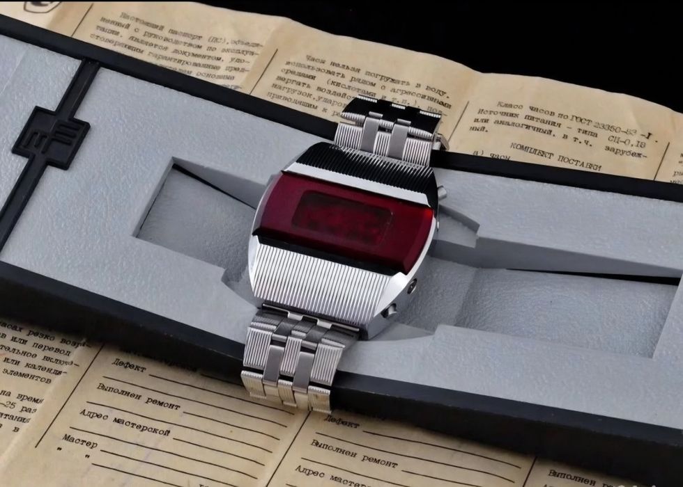 Часы электроника 1 Капсула времени