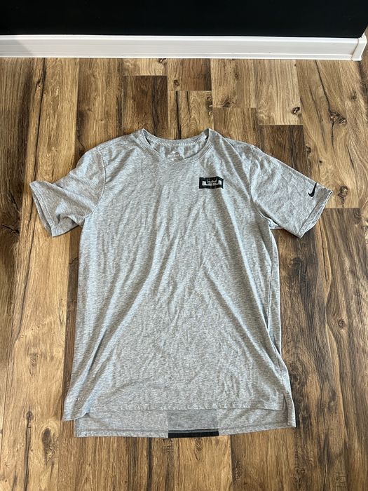 Nike Lebron T-Shirt size L