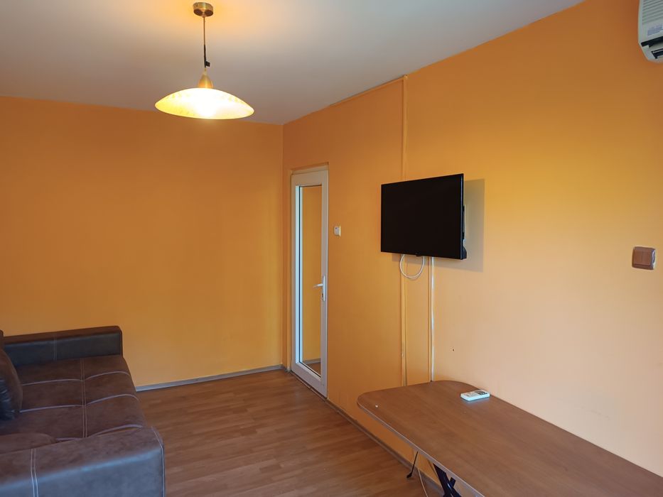 Închiriez apartament Satul de Vacanta
