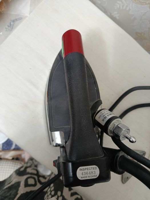 Б/у Электрический утюг Penguin