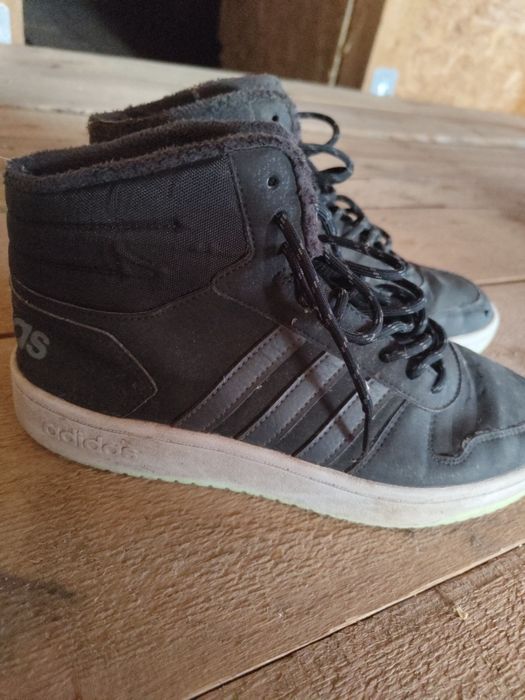 Vând adidași Adidas