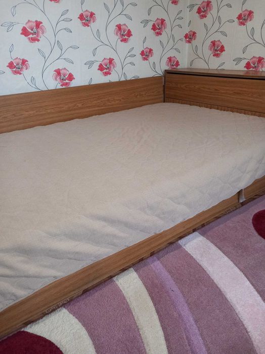 Приста/легло с матрак, ракла и повдигащ механизъм