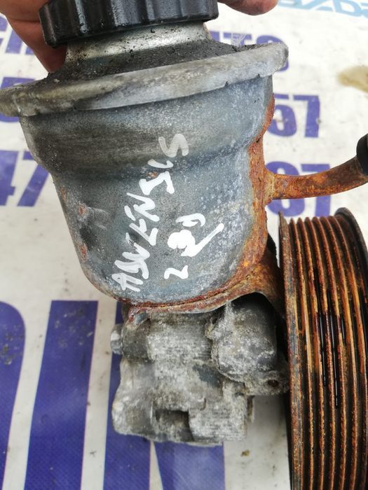 Pompa servo directie toyota avensis t 25,motor 2.2 crdi
