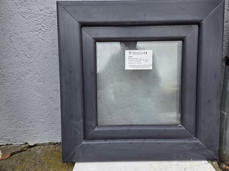 Vând ușă și geam termopan  Antracid