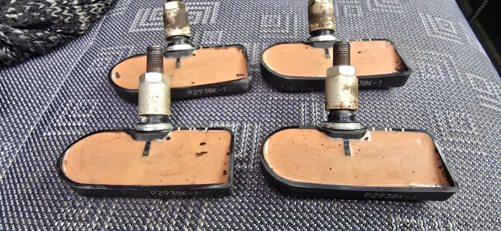 TPMS налягане на гумите са вентили за Peugeot, Citroën, Renault.