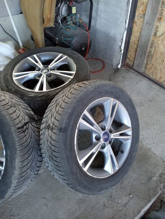 Jenti cu anvelope de iarna ford focus/mondeo 215/55/R16